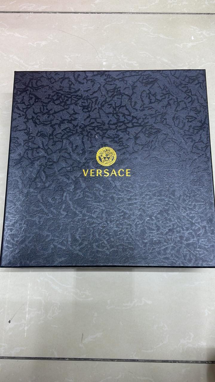 Serving tray diameter of 32 cm from Versace